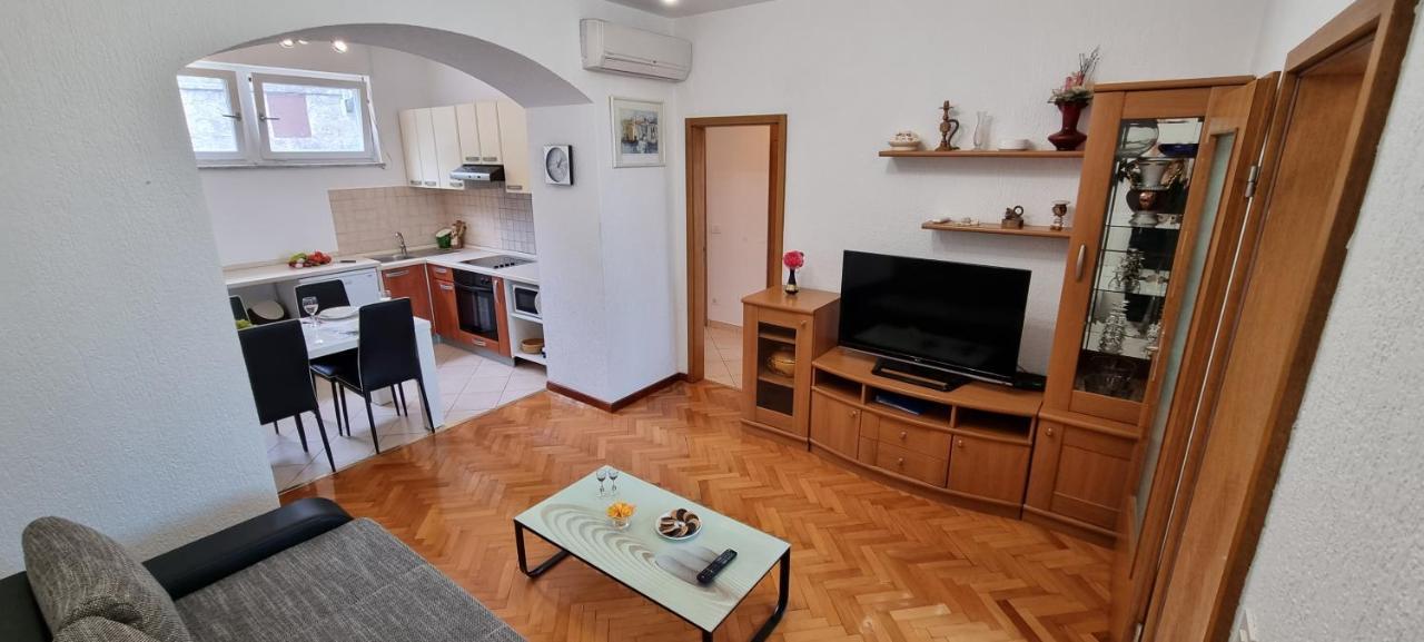 Apartments Anamarija Opatija Exterior foto